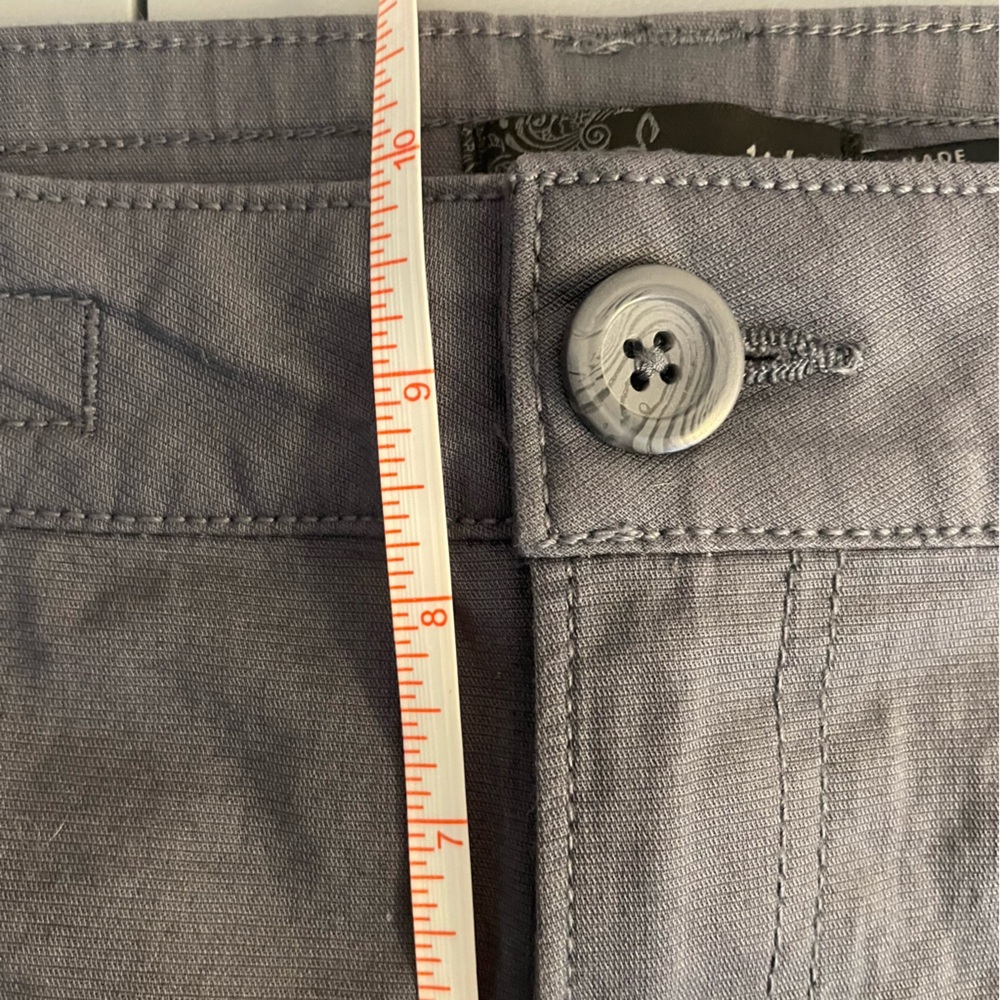 Prana Grey Elle Shorts Size 14/32 5 Inch Inseam Cotton Stretch Mid Rise - Picture 10 of 12